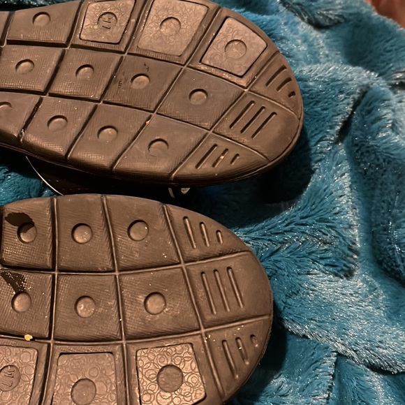 NIKE SLIDES SIZE 7 - Picture 4 of 5